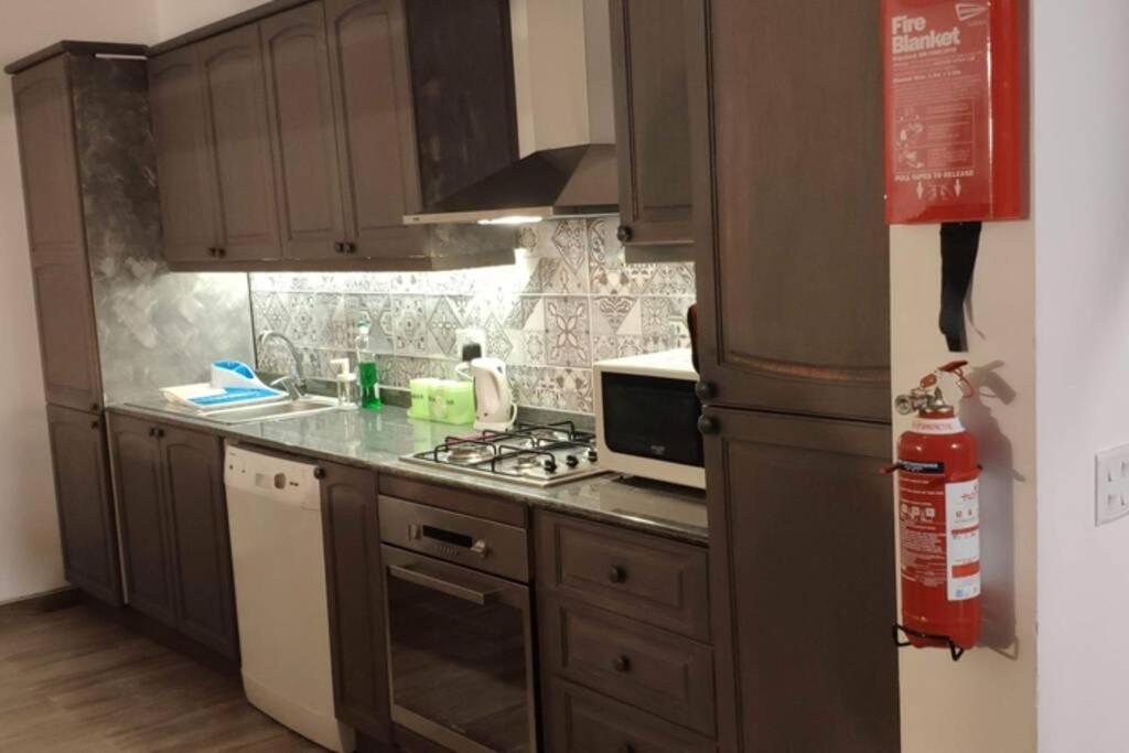 Apartment Rebak Place- A Bright & Charming Getaway *